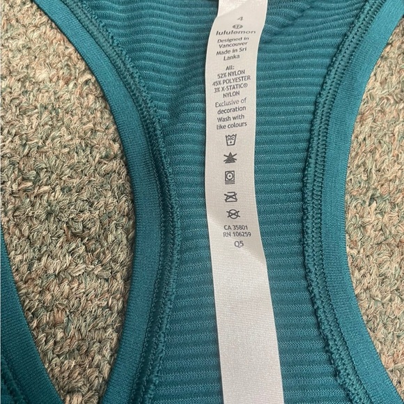Lululemon Swiftly Speed Racerback
NWT
Size 4
Emerald - Picture 4 of 5